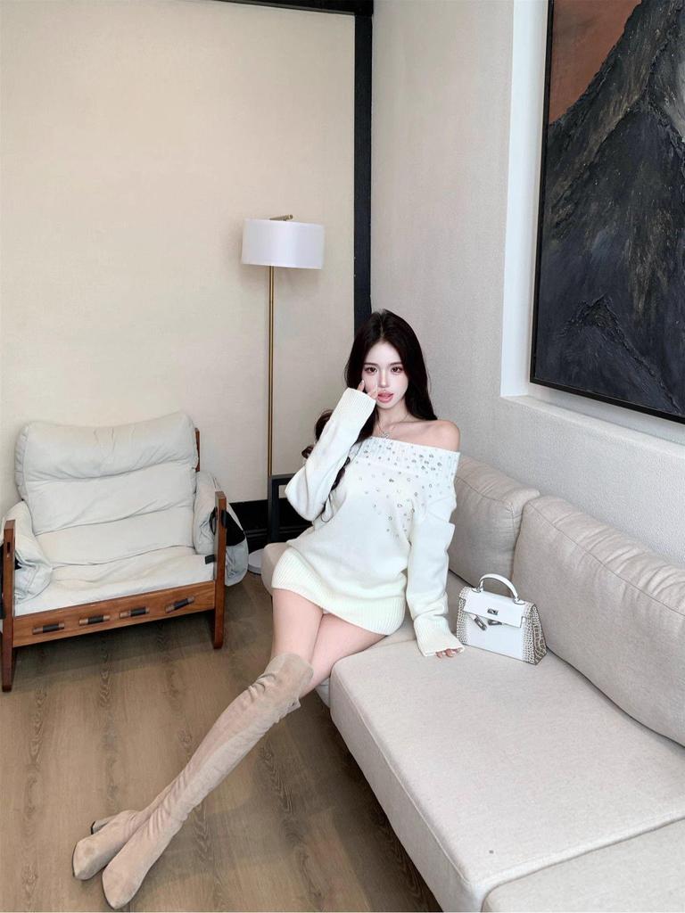 One-Shoulder Rhinestone Long Sleeve Pullover Sweater: Women's Autumn Winter Loose Knitwear in Pure White