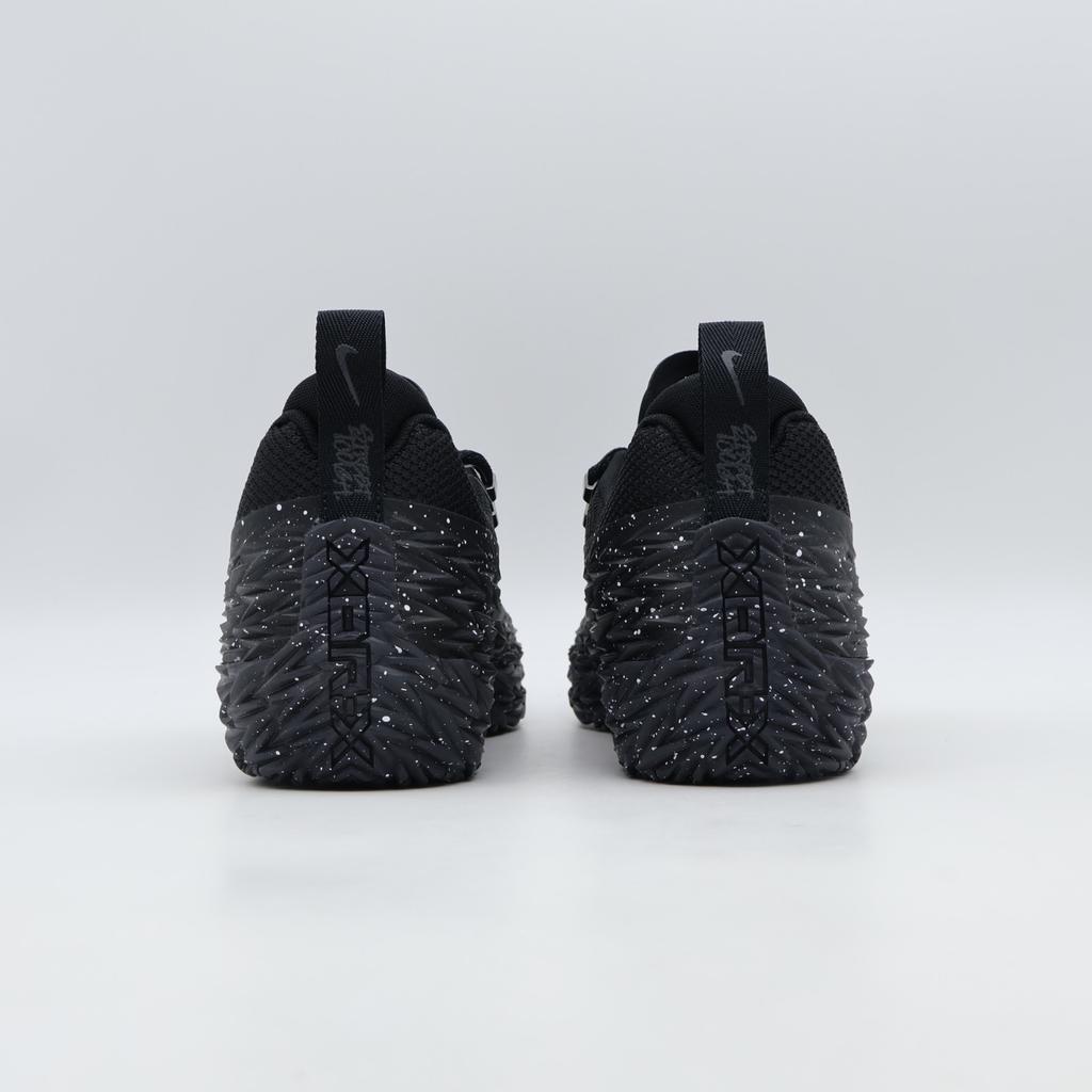 IO8062-003 Nike ST Charge "Grit" (Menns)