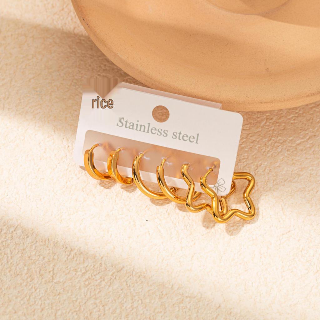 Heart Stainless Steel Hoop Earrings: European-American Fashion, Versatile Titanium Ear Ornaments for Women.