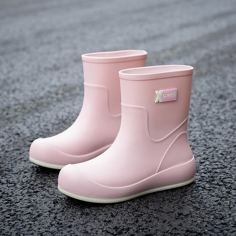 

Water shoes rain shoes women s fashion outer wear overshoes medium tube anti-skid wear-resistant rubber shoes adult work shoes 36