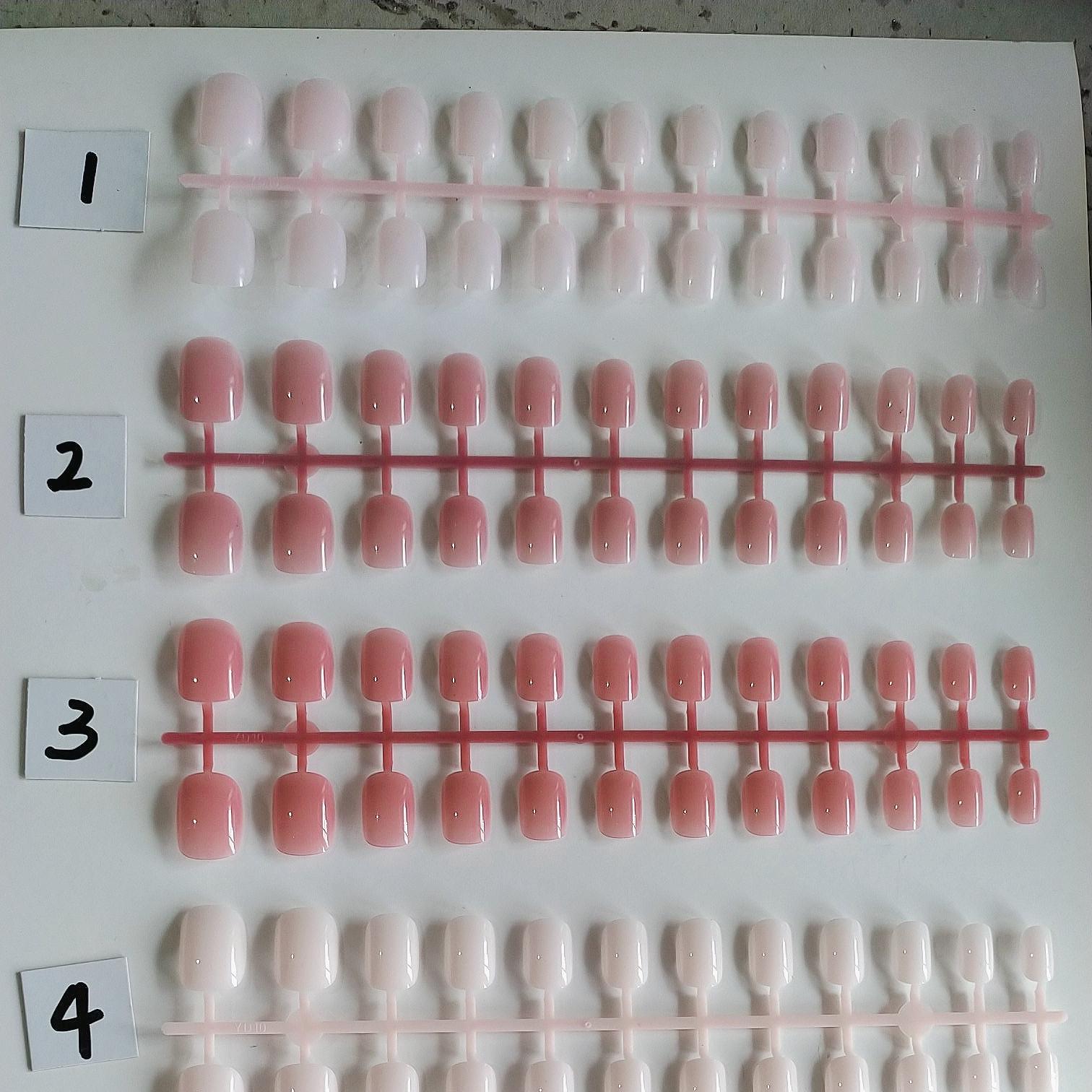 

Колекція смугастих коротких квадратних круглих нефарбованих типсів для нарощування нігтів