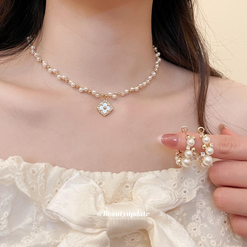 Meier Pearl earrings, bracelet, and necklace: exquisite and elegant niche jewelry set
