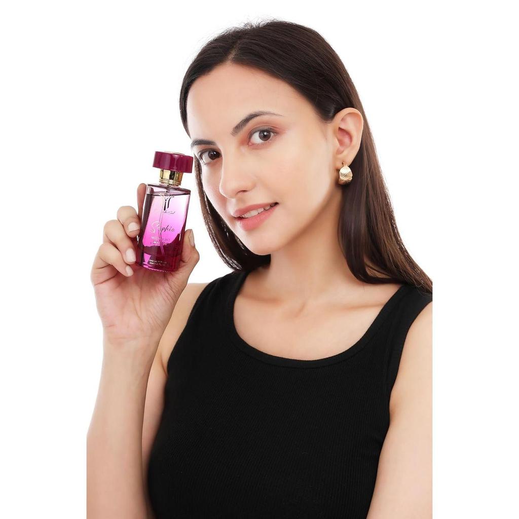 A Mysterious Seductive unisex Parfum Fragrance for Bold Enigmatic Scent.