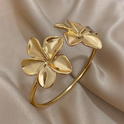 Greatera Rustfritt Stål Dobbel Blomst Mansjettarmbånd Armring for Kvinner Gullfarget Metall Blomsterarmbånd Vanntett Festesmykke