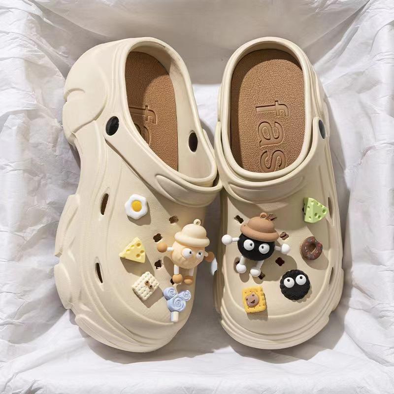 Summer Women's Pearl Hole Shoes Height Increasing Slippers, Suitable For Outdoor Wear