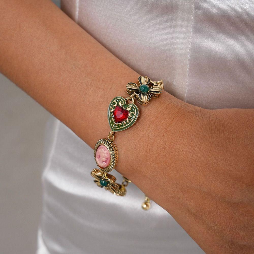 Zink Zinklegierung Vintage Halsketten-Set Elegante Retro Geprägte Ohrringe Herz Cameo Schmuckset Bankett