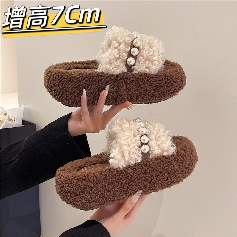 

Thick-bottomed pearl fluffy slippers women s 2025 autumn and winter new Korean version comfortable curly slippers one-word versatile cotton slippers 40
