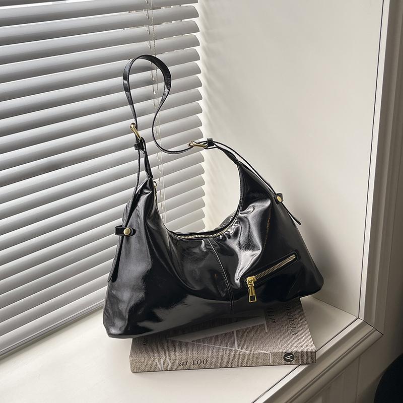 

2026 New Fashionable Casual Oil Wax Leather Shoulder Bag Commuter Style Women s Handbag Simple Daily Korean Niche Crossbody Bag