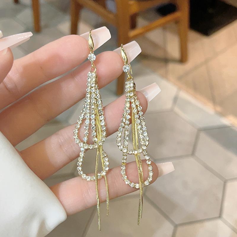 Elegant Chinese Style Long Tassel Earrings for Women - Luxurious Gold Ear Hooks