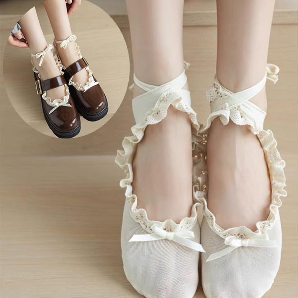 Japanese Style Women's Lace Trim Ankle Socks, Ballet Style with Straps, Low Cut, Invisible Design for Spring/Summer, Perfect with Small Leather Shoes.