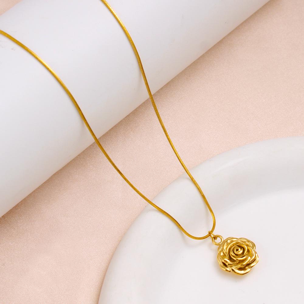 Korean Style 18K Gold Polished Titanium Rose Pendant Minimalist Choker Necklace