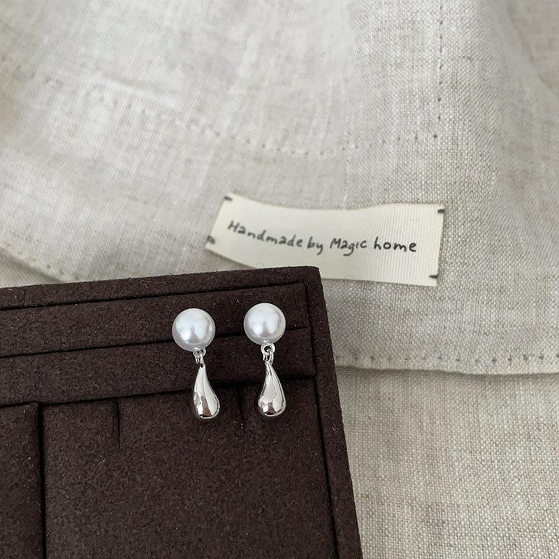 

Серьги-гвоздики в стиле ретро с французским жемчугом и гладкими каплями воды, женские, легкие, роскошные, элегантные, индивидуальные, модные, трендовые, универсальные серьги