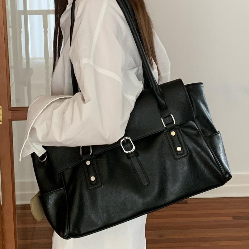 Retro Hand-held Single-shoulder Crossbody Bag with Large Capacity for Commuting