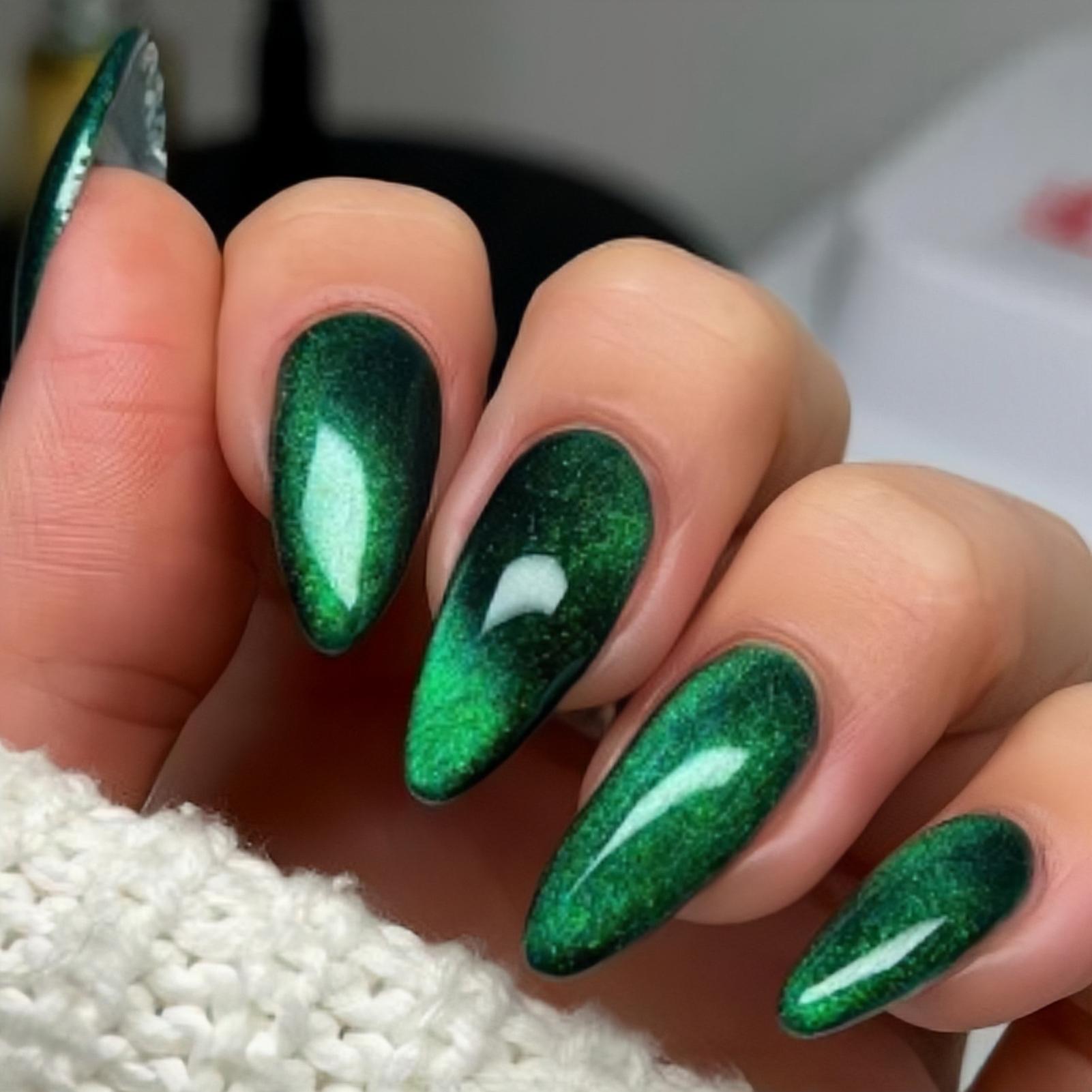 24Pcs Green Cat Eyes Almond False Nails Press On Nails Artificial Manicure Tool Nail Tips Fake Nails Wearable False Nails