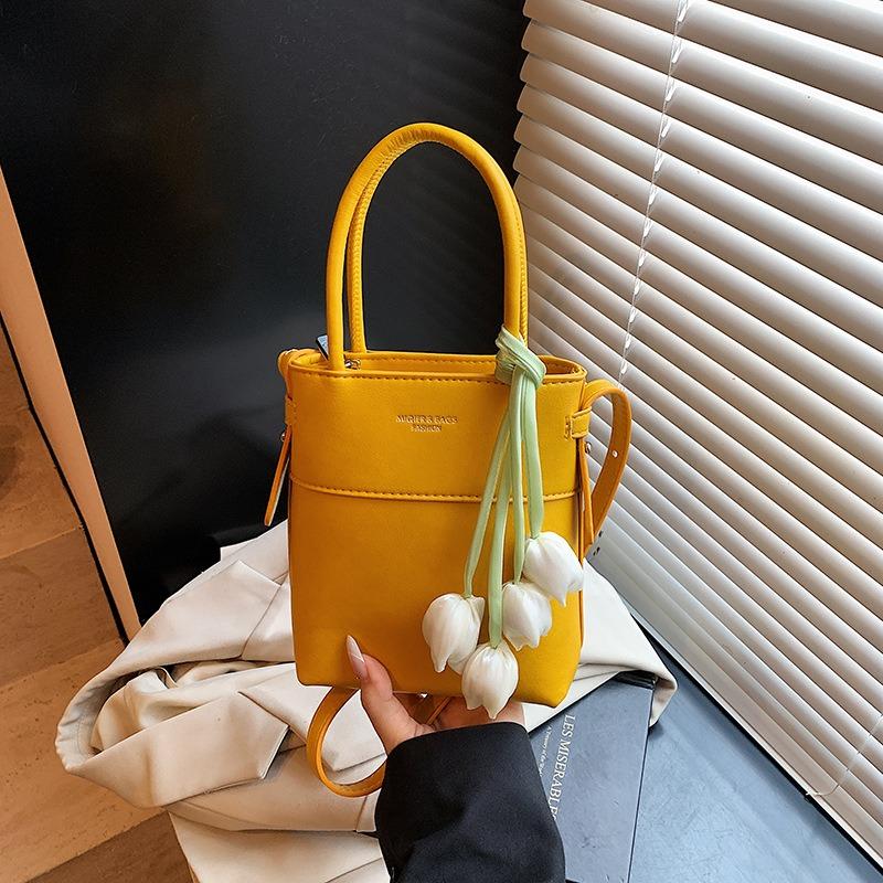 Crossbody Bag Women's New Niche Versatile Small Shoulder Underarm Bag Fashion Bucket Bag Tide