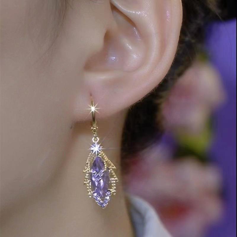 Exquisite Rhinestone Leaves Pendant Gold Color Earrings for Women New Fashion Trend Elegant Ladies Party Jewelry Birthday Gift