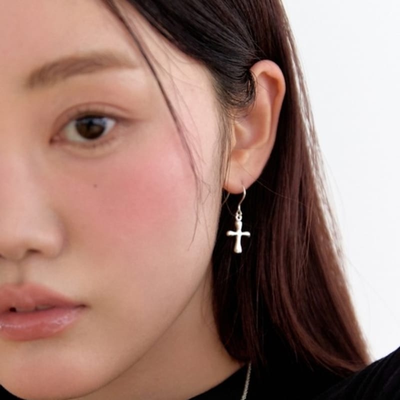 Moi Moi Cross Melting Earrings