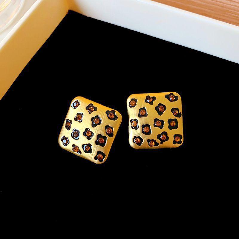 Retro Hong Kong Style Silver Needle Leopard Print Circle Earrings Light Luxury High-end Temperament Earrings Niche Earrings Women