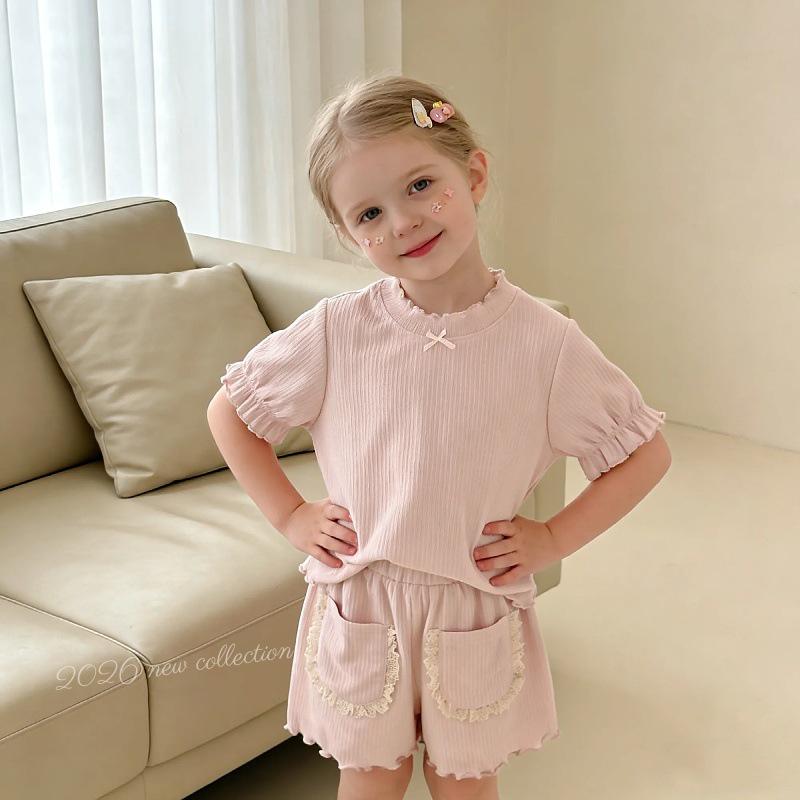 Letni koronkowy komplet z krótkim rękawem i spodenkami dla małych dziewczynek 2026