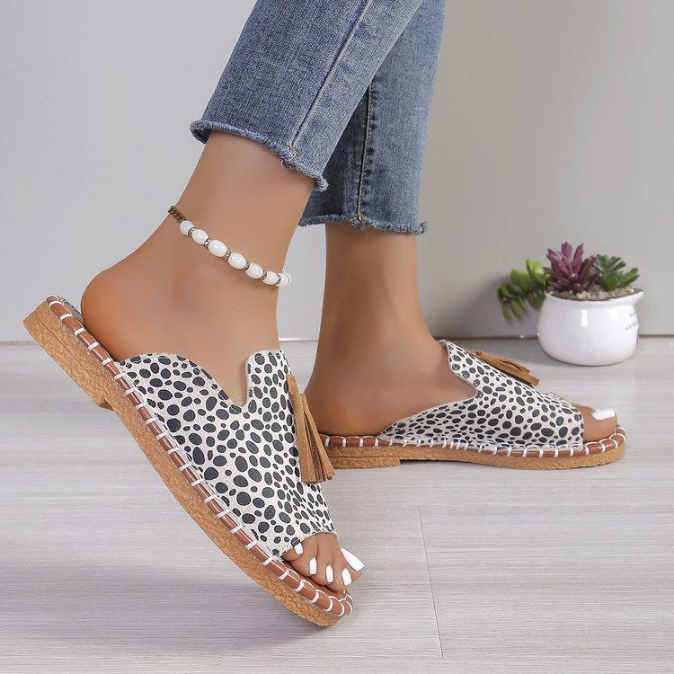 Thick Soled Slippers for Women Summer 2025 New European and American Fringed Beach Women's Shoes