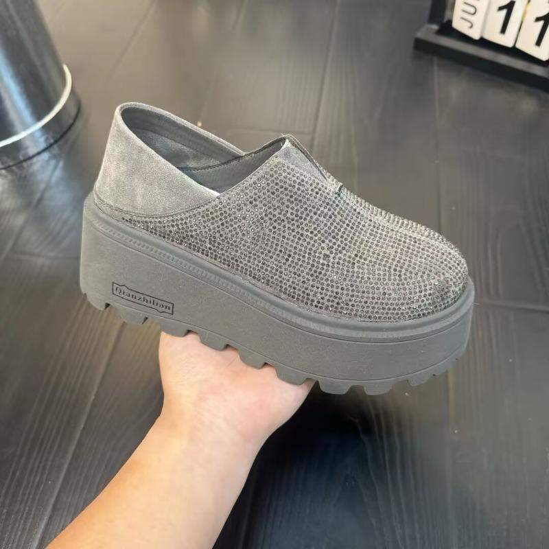 Kleine und kleine Mode Damenschuhe erhöhen die Höhe des Frühlings neue lässige Mode vielseitige Plateauschuhe