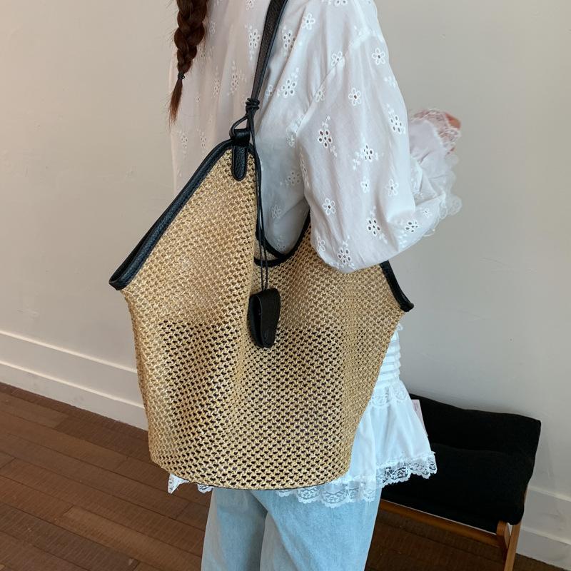 Summer Beach Large-capacity Woven Bag Fashion Niche Shoulder Bag Seaside Vacation Leisure Tote Bag