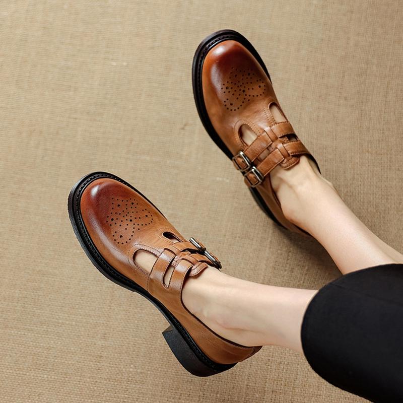 Mode NY Höst/Vår Dam Loafers Äkta Läder Skor Dam Rund Tå Tjock Klack Skor Snidad Spänne Dam Pumps Vardagsskor