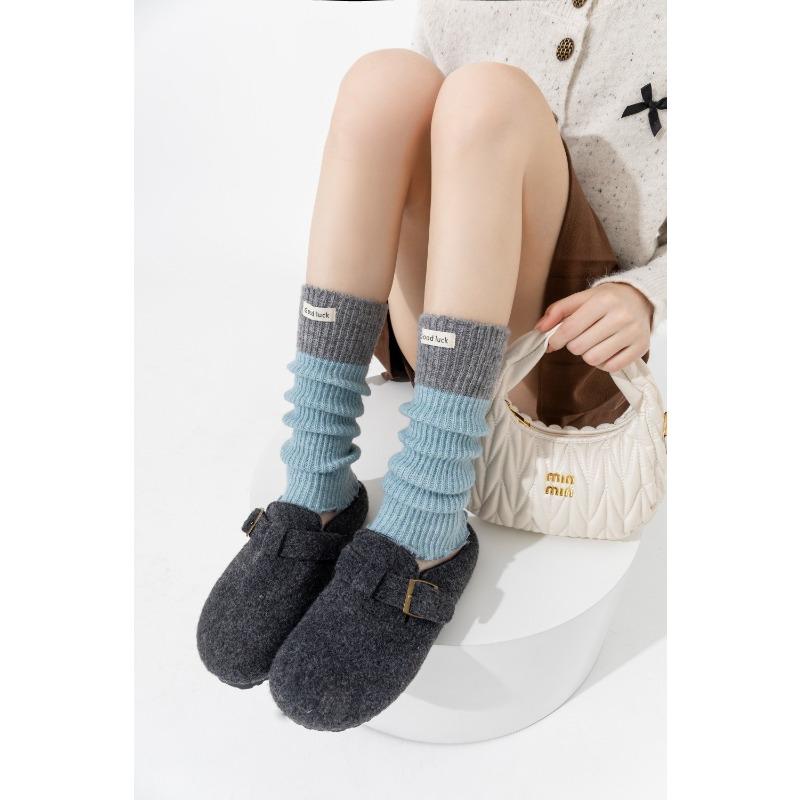 Women's Autumn and Winter Woolen Pile Socks with Fabric Labels, Color-blocking Knitted Long Stockings, Thickened Warm Calf Socks