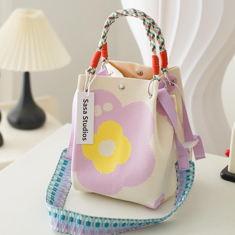 Stilvolle japanisch-koreanische Strickhandtasche: Große Tragetasche & Tragbare Pendel-Quadrat-Tasche