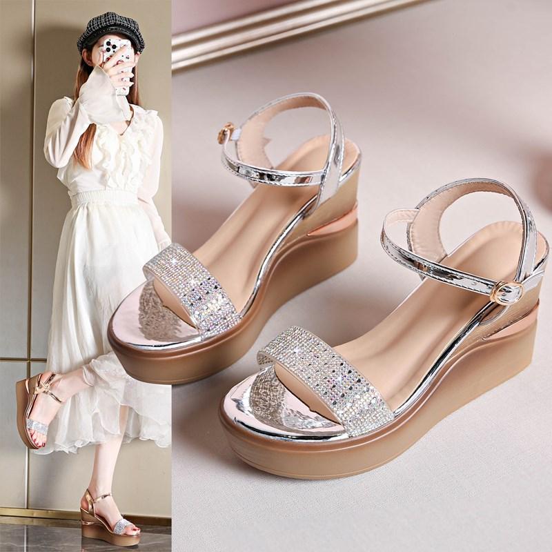 Rhinestone one-word buckle with wedge heel sandals women's 2025 summer new versatile beach shoes open-toed platform super high heels