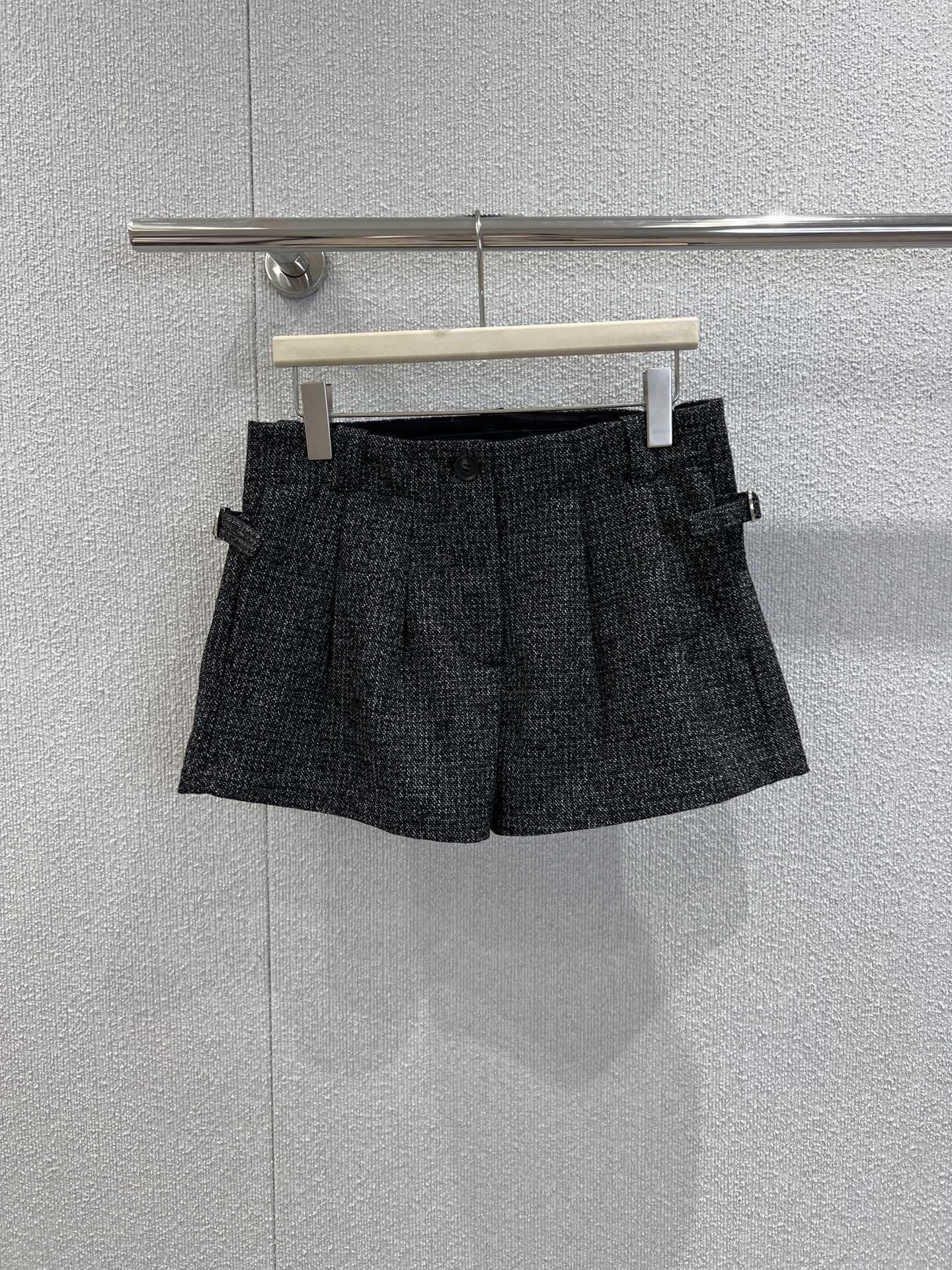 2025 Autumn/Winter Elegant Woolen Silhouette Shorts - Intellectual & Fashionable Style Small