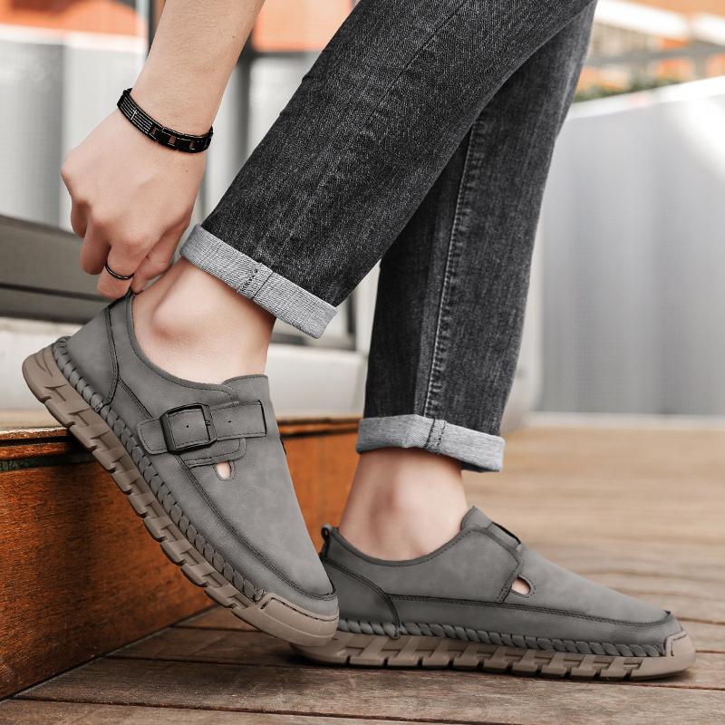 Fashion 2025 Men Loafers Slip On Handmade Leather Casual Shoes For Men Moccasins Plus Size 38-46 Flats Sneakers Vintage Design Man Shoes