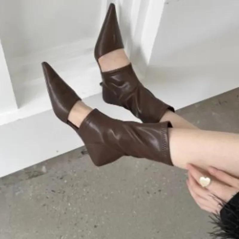 

Модные весенние новые остроносые выдолбленные классные ботинки сапоги с эластичными рукавами женские сапоги на шпильках модная обувь 35 коричневый