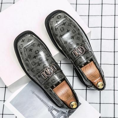 Scarpe da uomo stile britannico scarpe da uomo a punta quadrata in pelle moda a un pedale scarpe casual da uomo parrucchiere taglia grande piccole scarpe in pelle