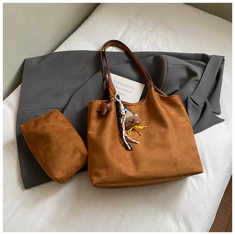 Fashion Suede Tote Bag Women's 2025 New Retro Daily Shoulder Bag Large Capacity Casual Commuter Underarm Bag