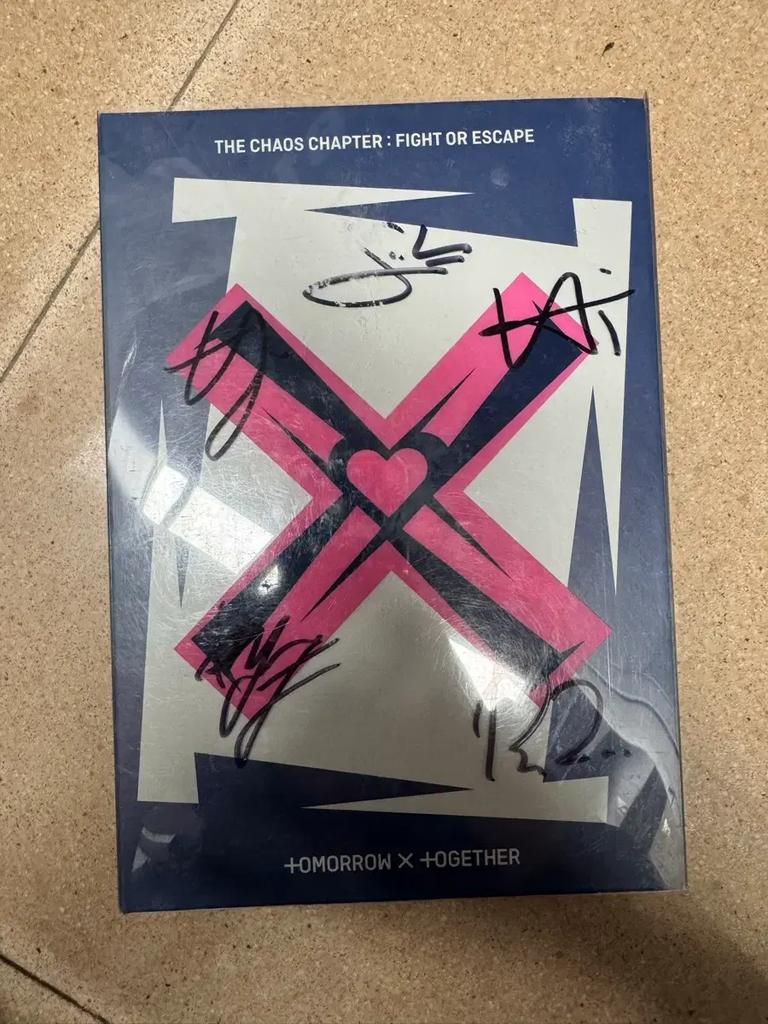 TOMORROW X TOGETHER TXT signiertes Album Chaos Gebraucht