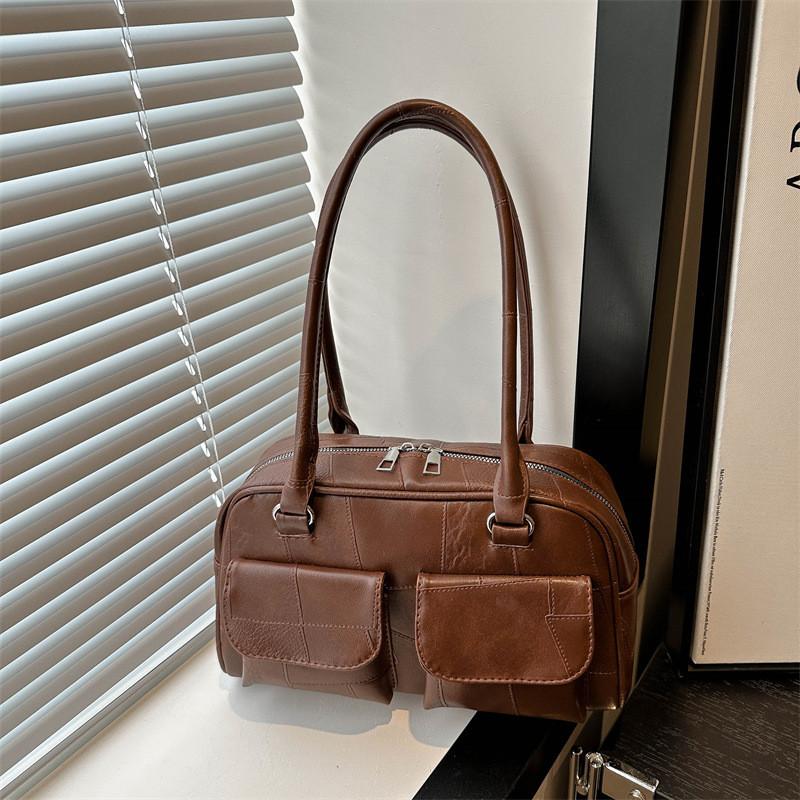 Stylish And Spacious Underarm Bag For Women In Vintage And Minimalist Designs