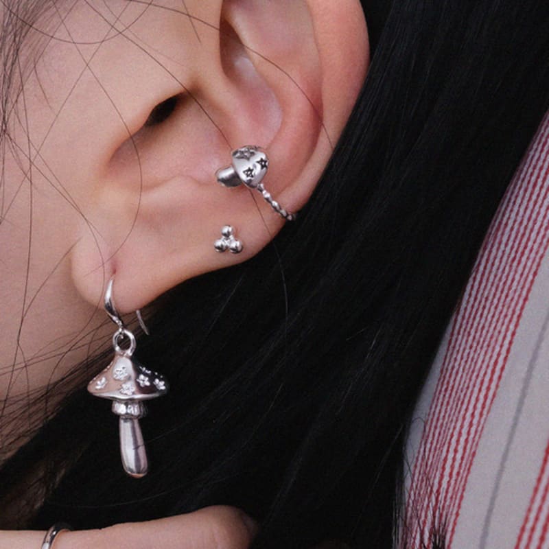 reinheart Star mushroom earcuff