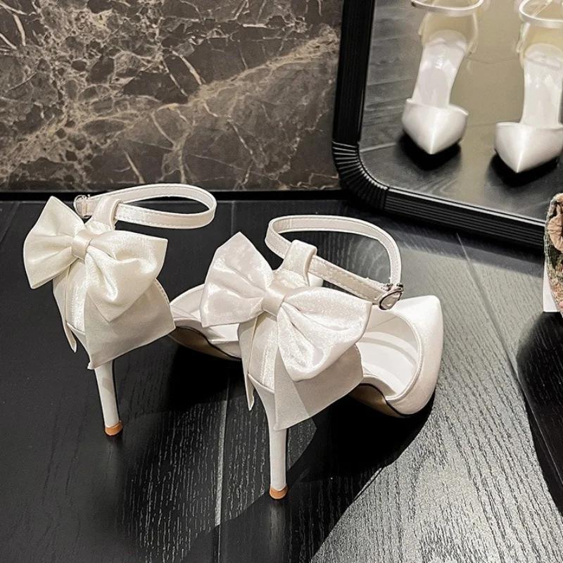 2026 Satin White Wedding Shoes Sweet Bow Bridal Shoes Elegance High Heels Bridesmaid Pumps