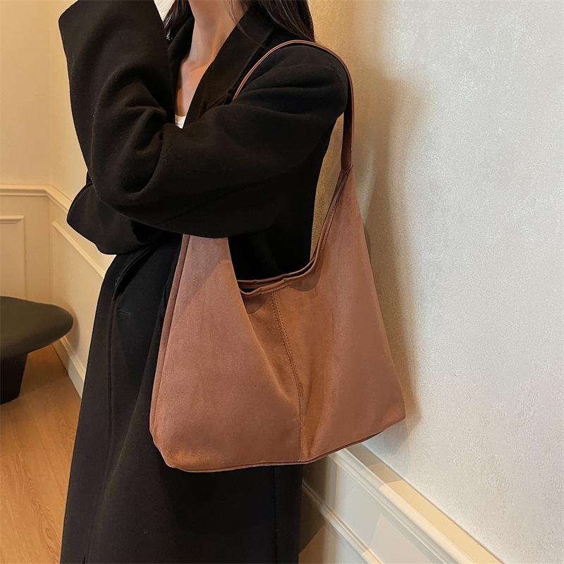 2025 new solid color matte trend personalized daily commuter bag simple women's bag shoulder bag
