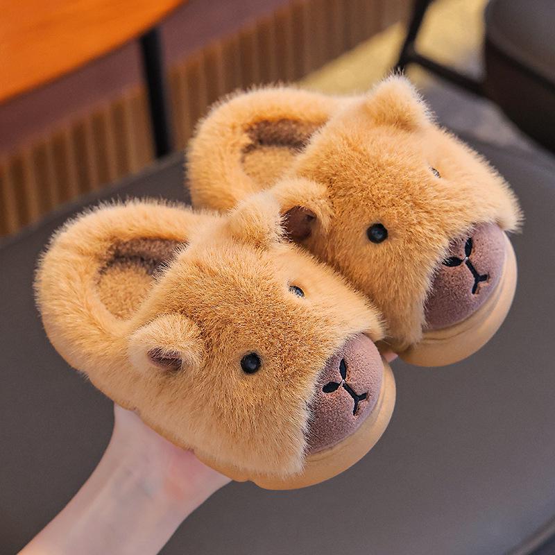 Capybara Kids' Winter Cotton Slippers - Warm Velvet Fur, Medium/Large Sizes, Parent-Child Matching, Suitable for Boys and Girls.