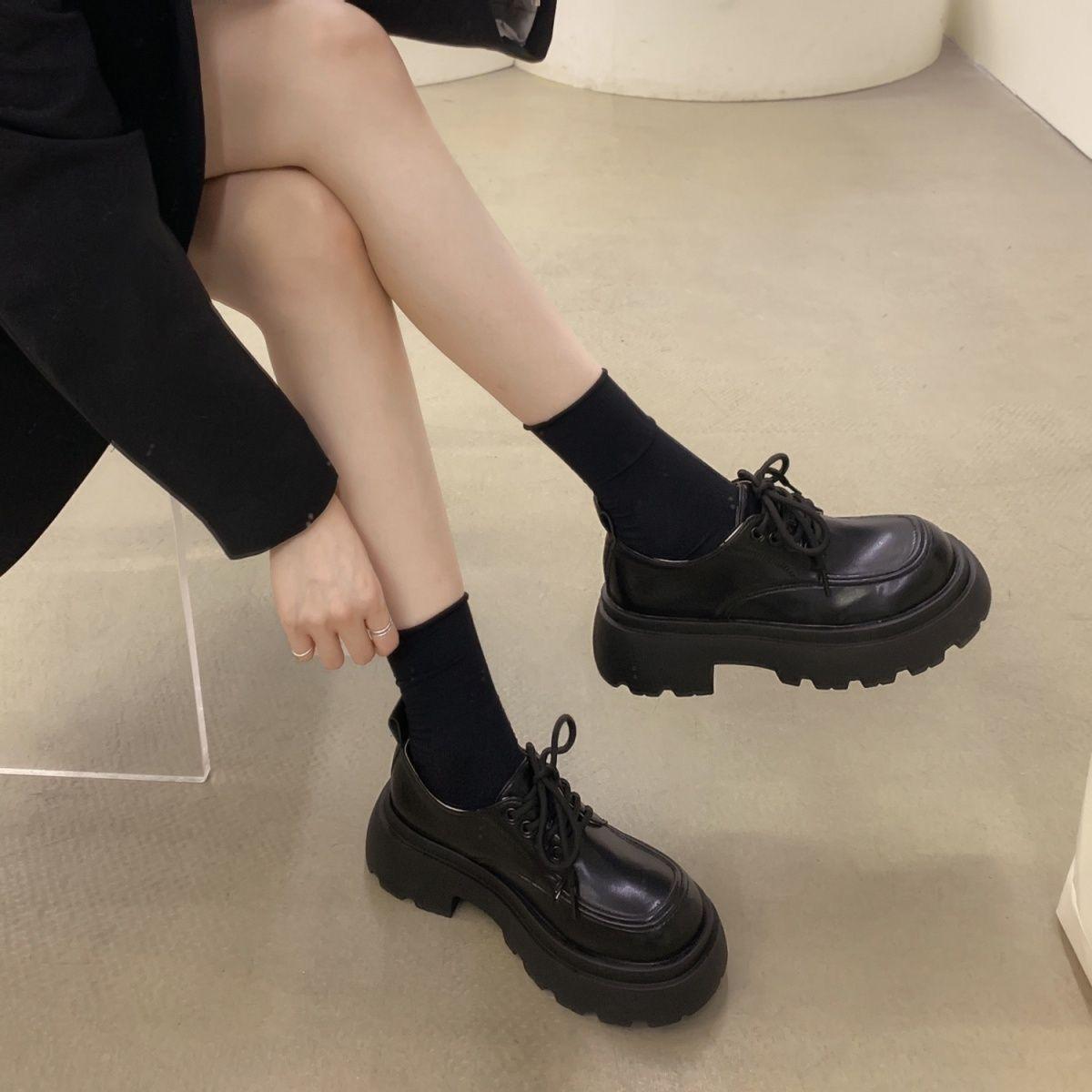 

Простая и универсальная женская обувь 2024 года, весна, новый стиль, маленькие кожаные туфли, толстая подошва, модные женские туфли-одиночки 40 матовый черный