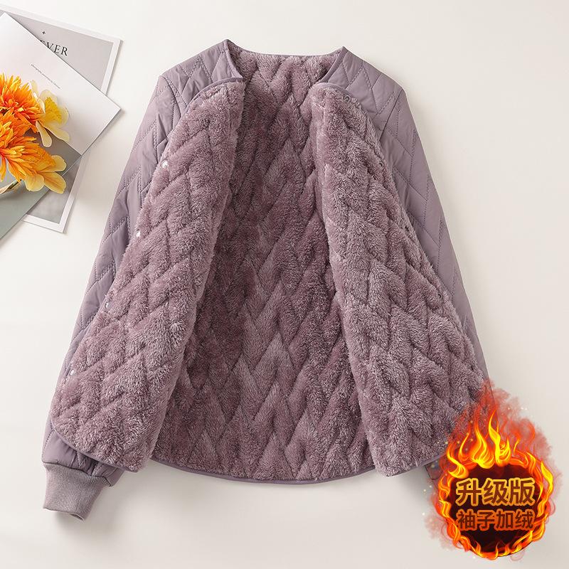 Verdicktes Futter, baumwollgepolsterte Kleidung für Damen, kurze Modelle, neue Winterunterteile, kleine baumwollgepolsterte Jacken, leichte Daunen-Baumwollkleidung.