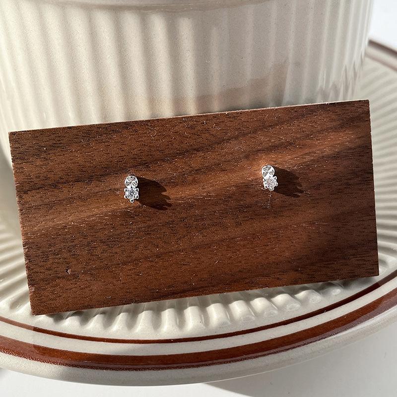 

Summer Simple Cubic Zirconia Stud Earrings For Women Tiny Shiny Sparkle Sweet Hypoallergenic Comfortable Sleep Wear Earrings