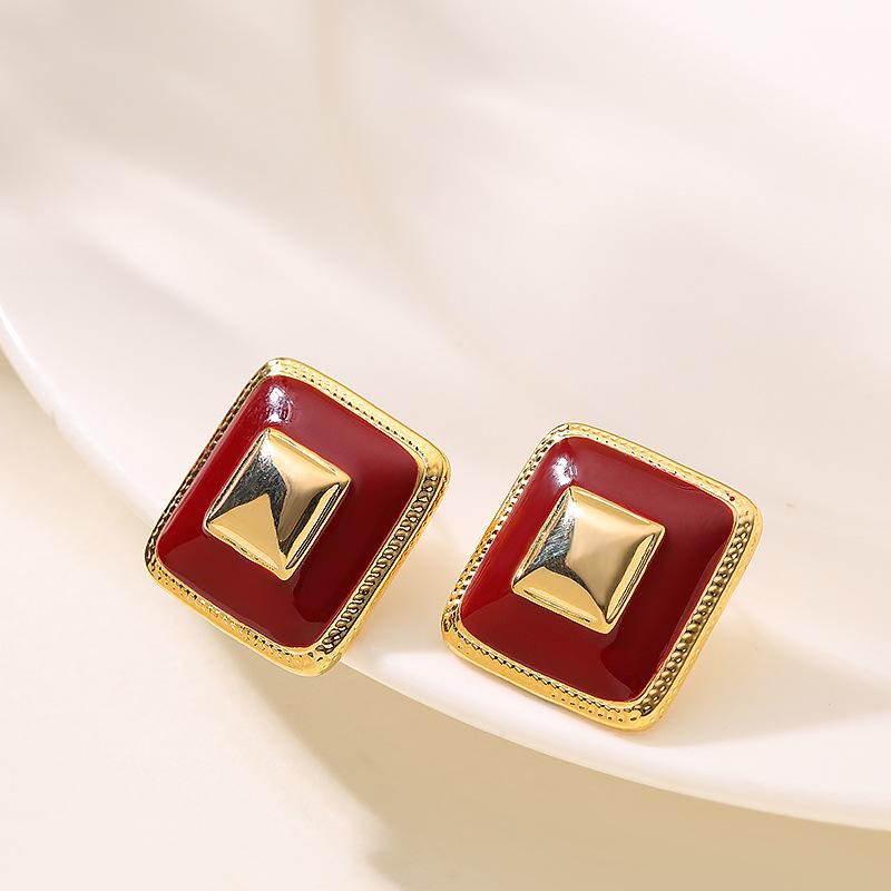 French Retro Personalized Small Fragrant Enamel Drip Glaze Geometric Square Stud Earrings Simple and Exquisite Commuter Daily Earrings