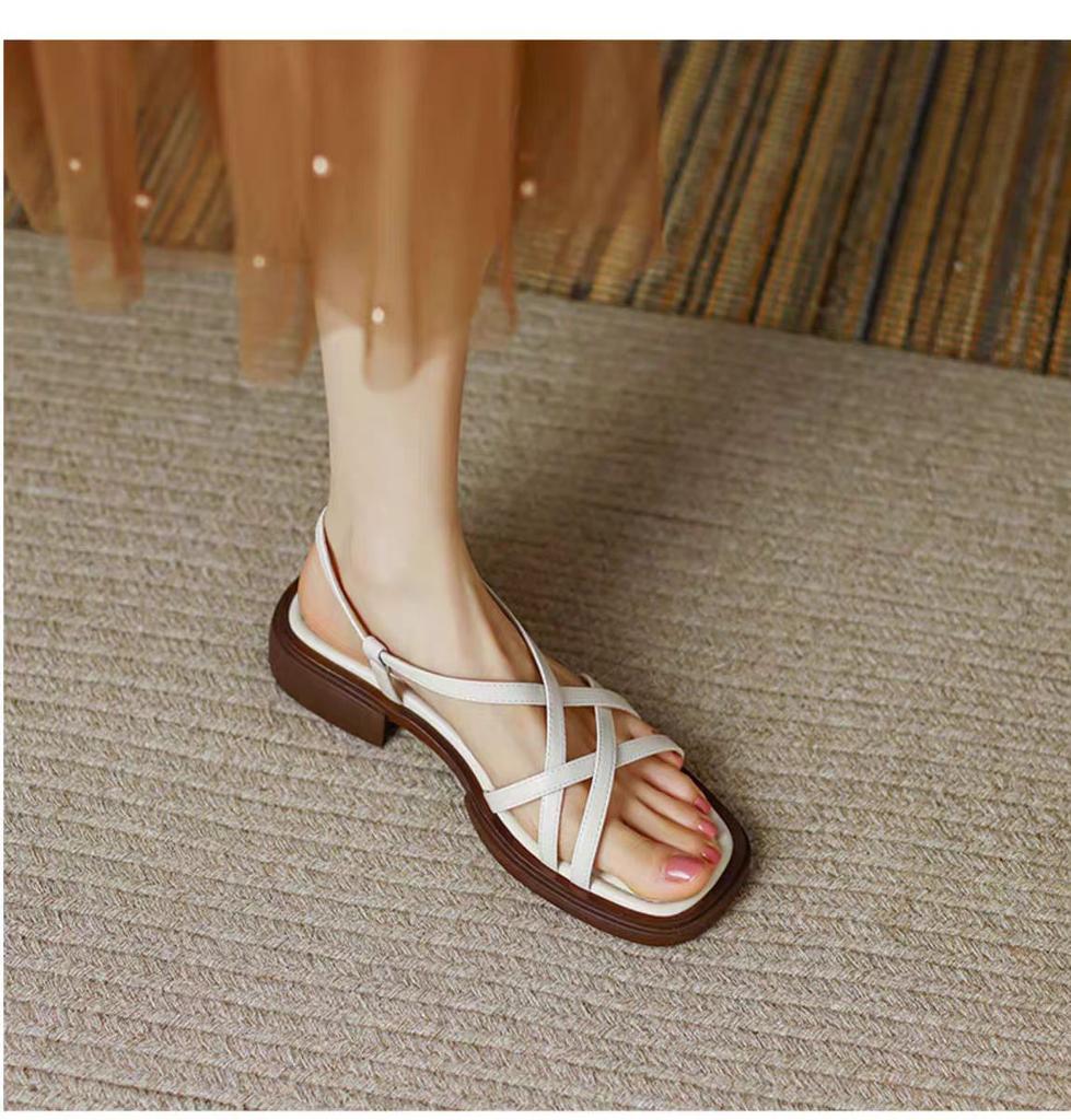 Retro Roman shoes medium heel thin belt summer new British style cross belt thick heel outer sandals