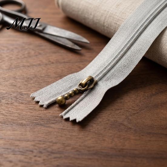 Decorative Zipper 100Pcs Nylon Coil Non Separating Zipper, Closed-End with Waterdrop Short Tape Pull, Replacement for Sewing Purses Handbags Supplies