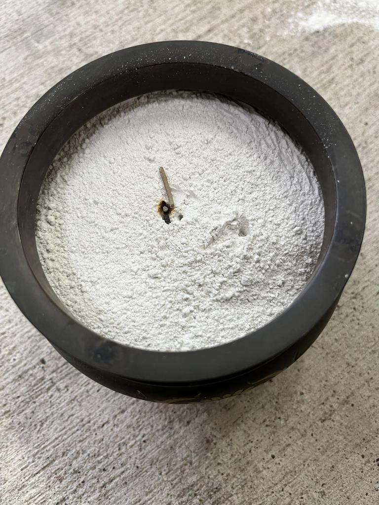 White Ash for Incense Burners, Outdoor Use, and Temple Use. 1kg. White Sand. Safe Ash That Disappears On Contact.