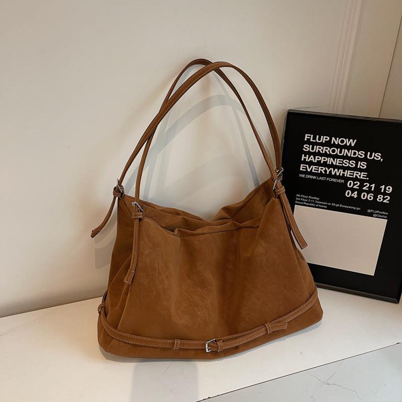 IELGY Retro Large-Capacity Fashion One-Shoulder Messenger Bag All-Match Commuter Underar