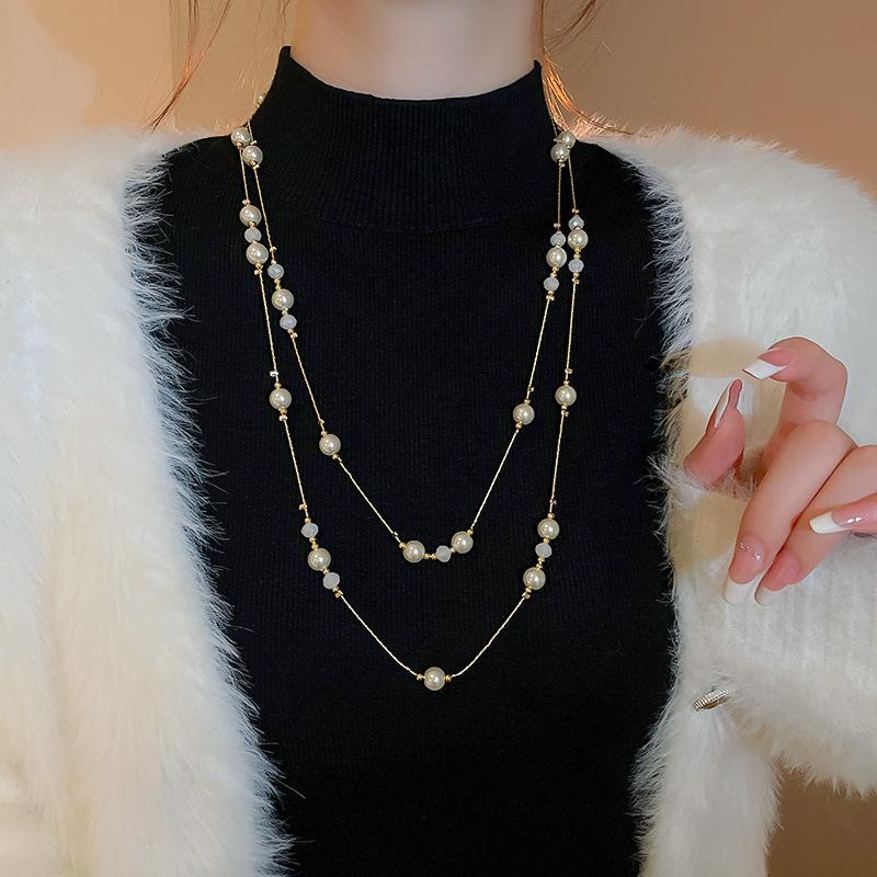 Fashionable Floral Geometric Necklace with a Light Luxury Style Sweater Chain and French Retro Accessories